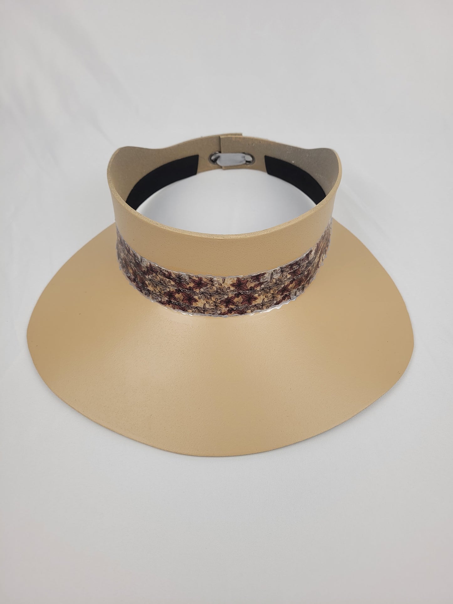 Beige "LadyEVA" Visor Hat with Soft Purple Floral Band