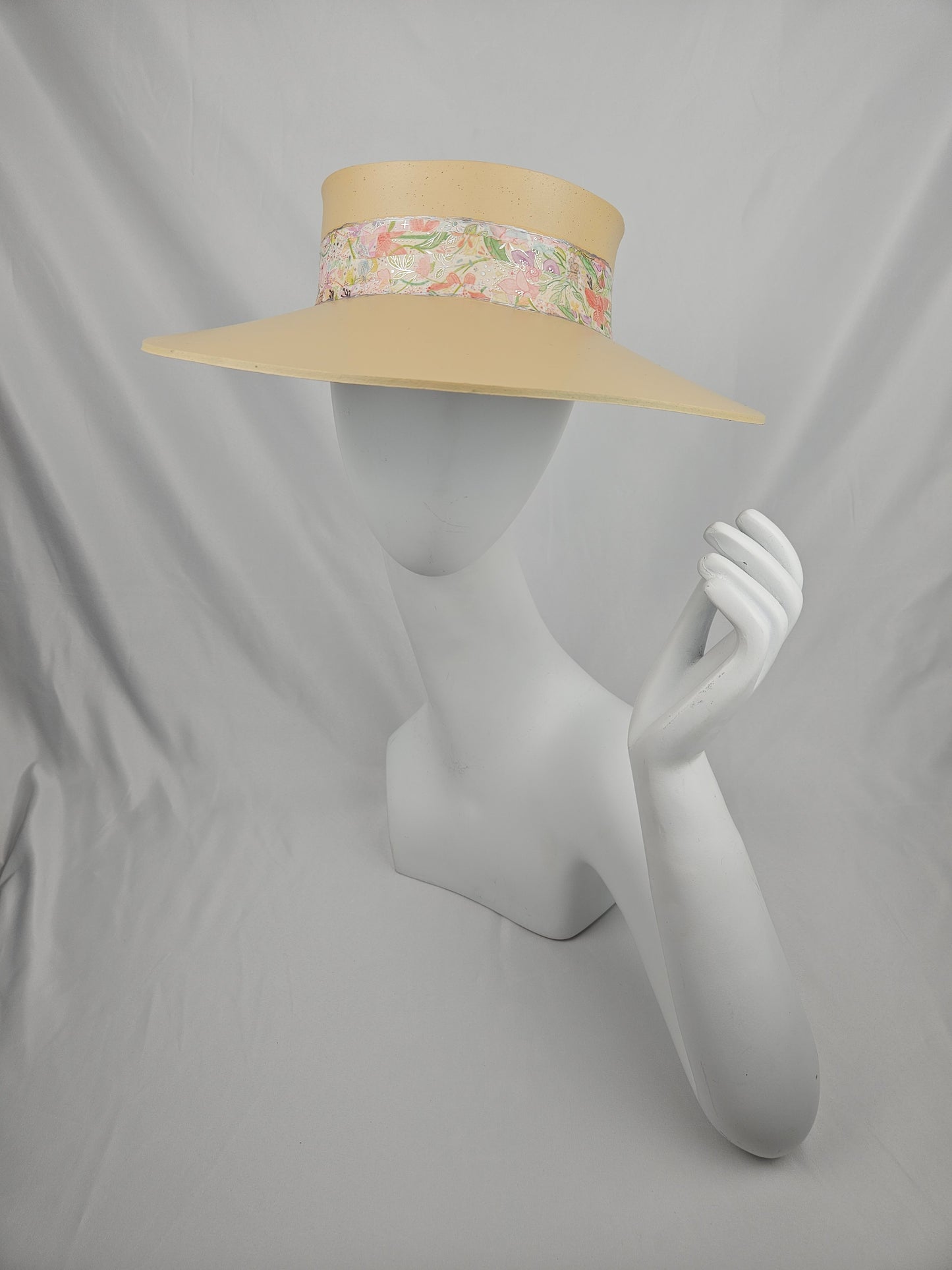 Beige "LadyEVA" Visor Hat with Pastel Floral Band