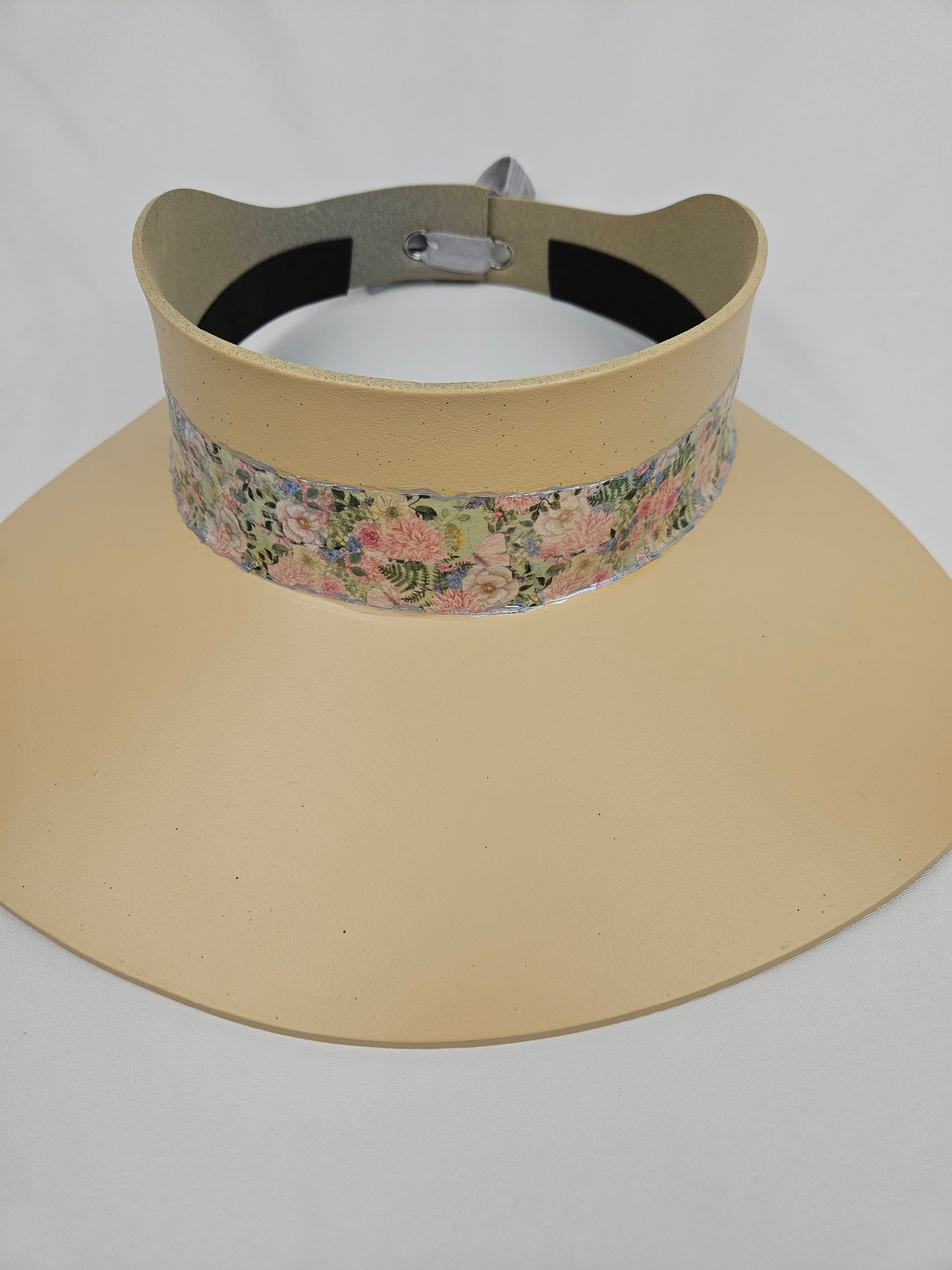 Beige "LadyEVA" Visor Hat with Light Pink Floral Band