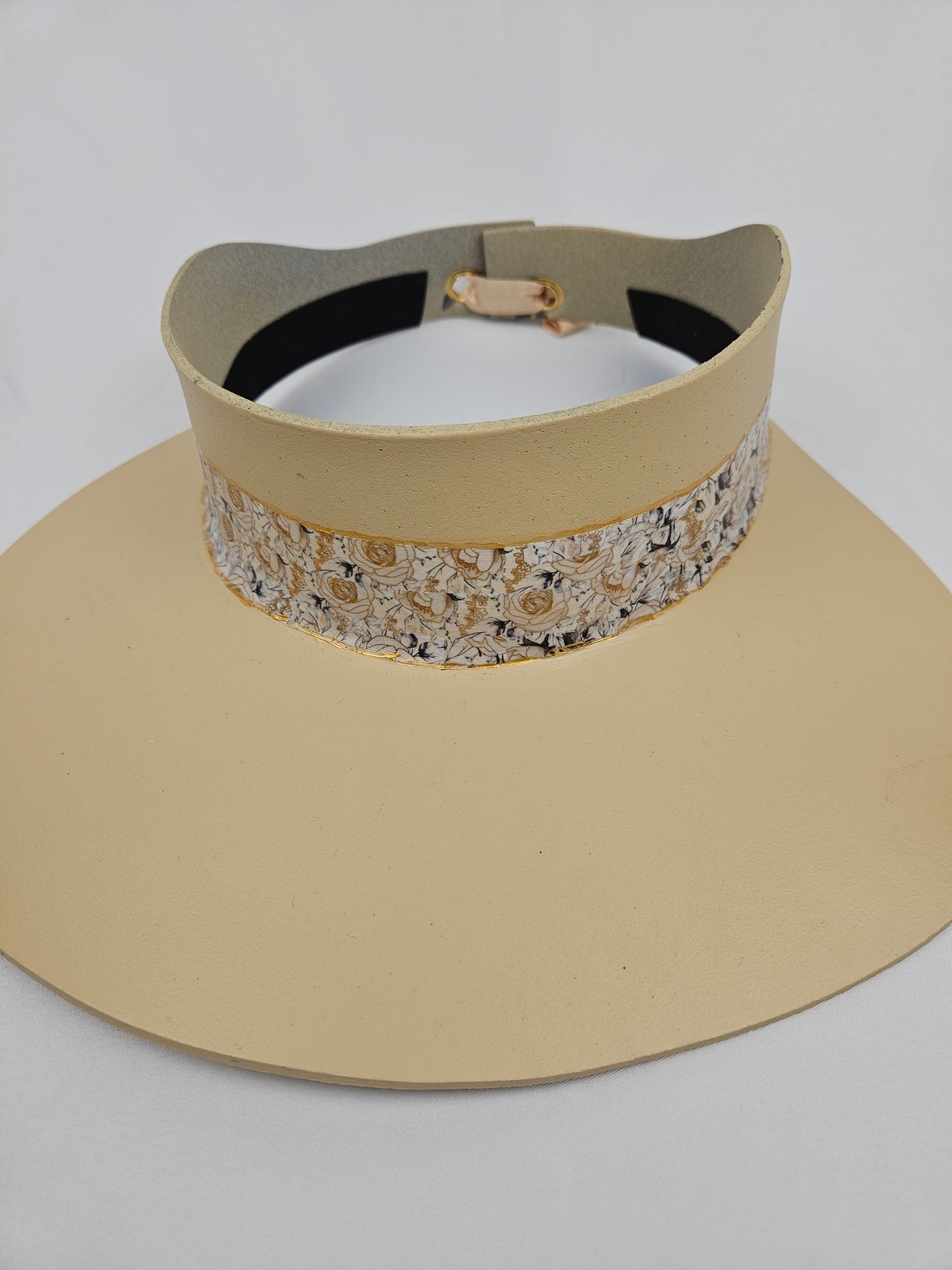 Beige Visor Hat - Golden White Floral Band