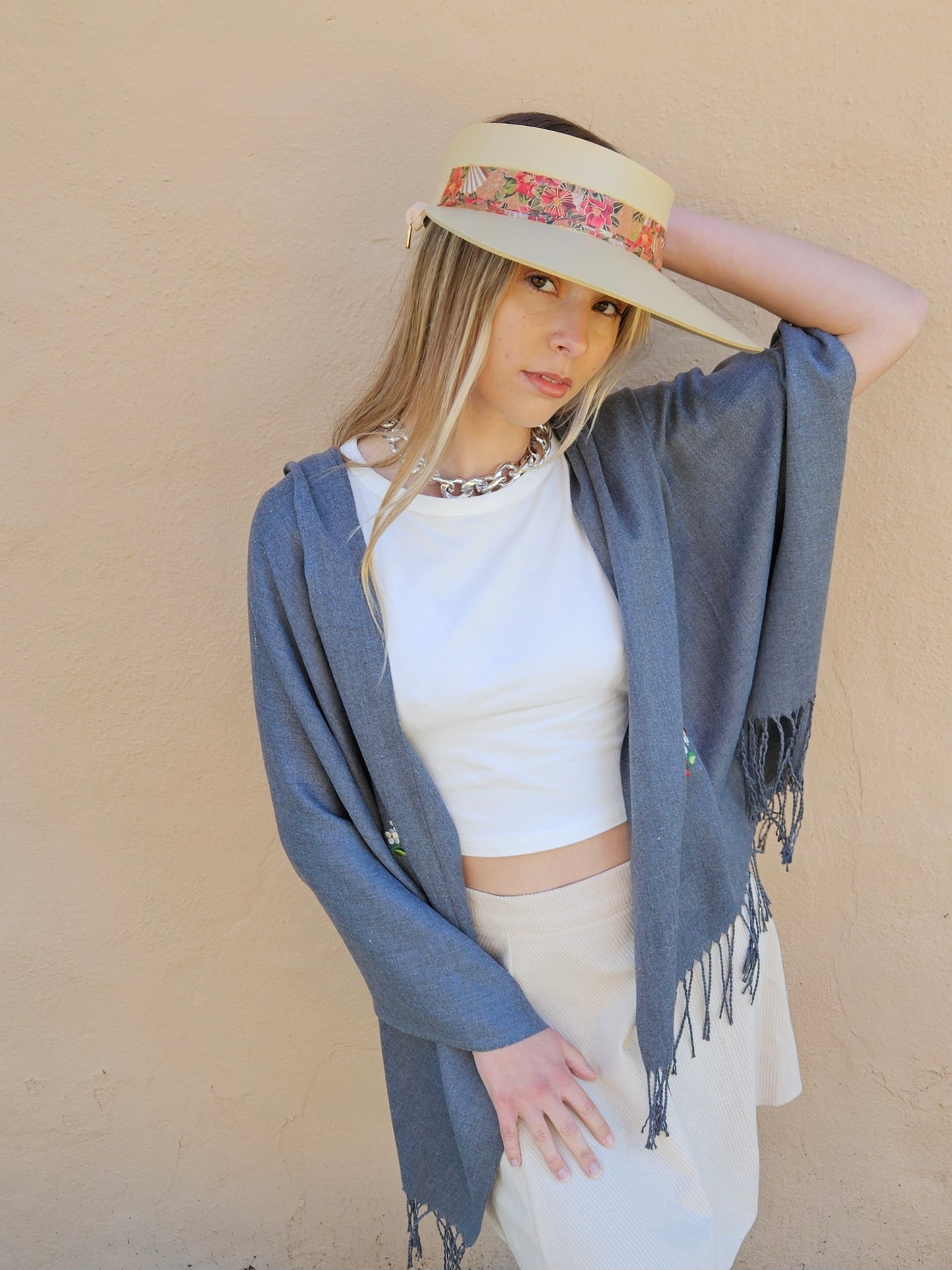 Beige "LadyEVA" Visor Hat with Deep Red Floral Band