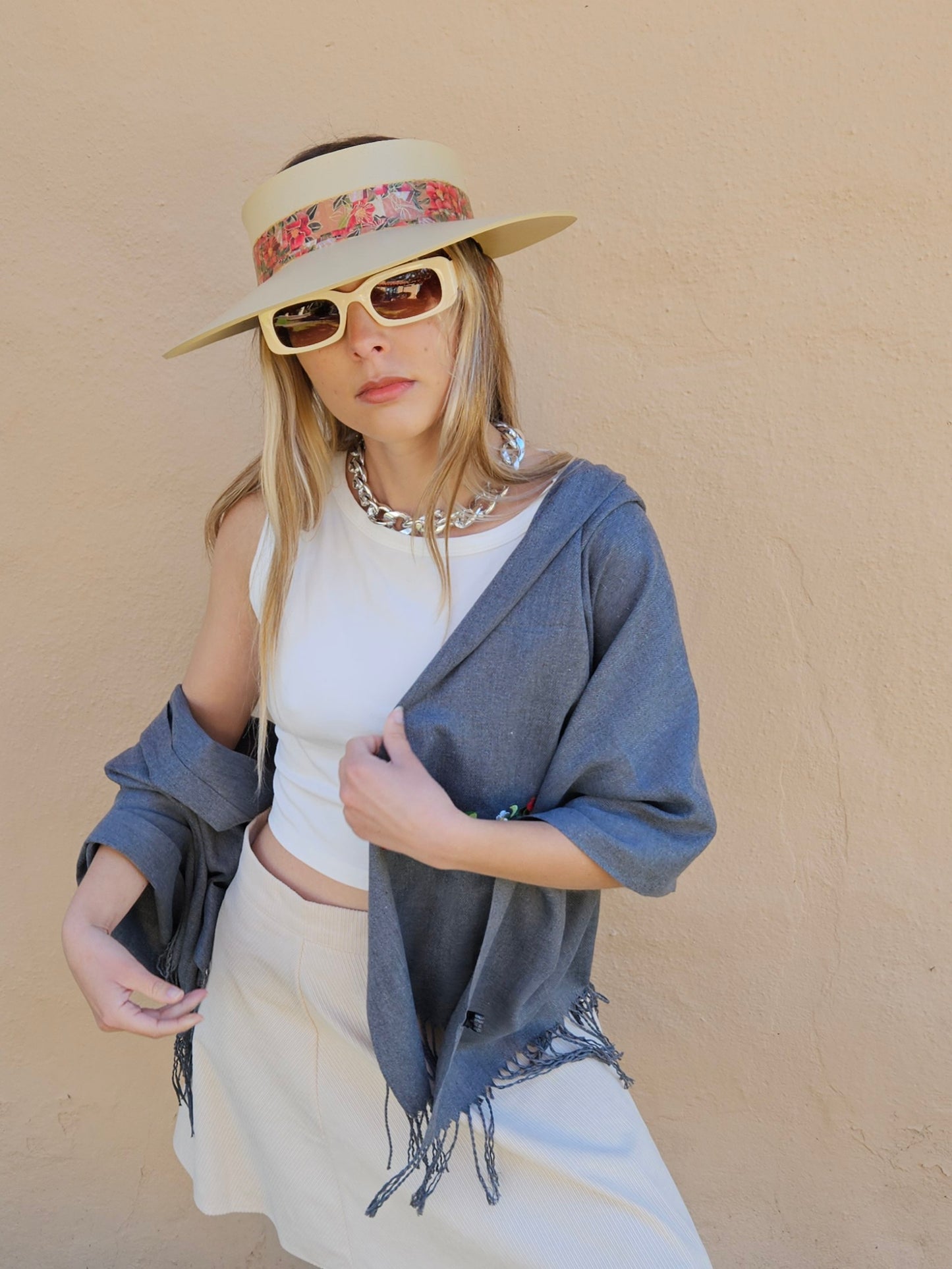 Beige "LadyEVA" Visor Hat with Deep Red Floral Band