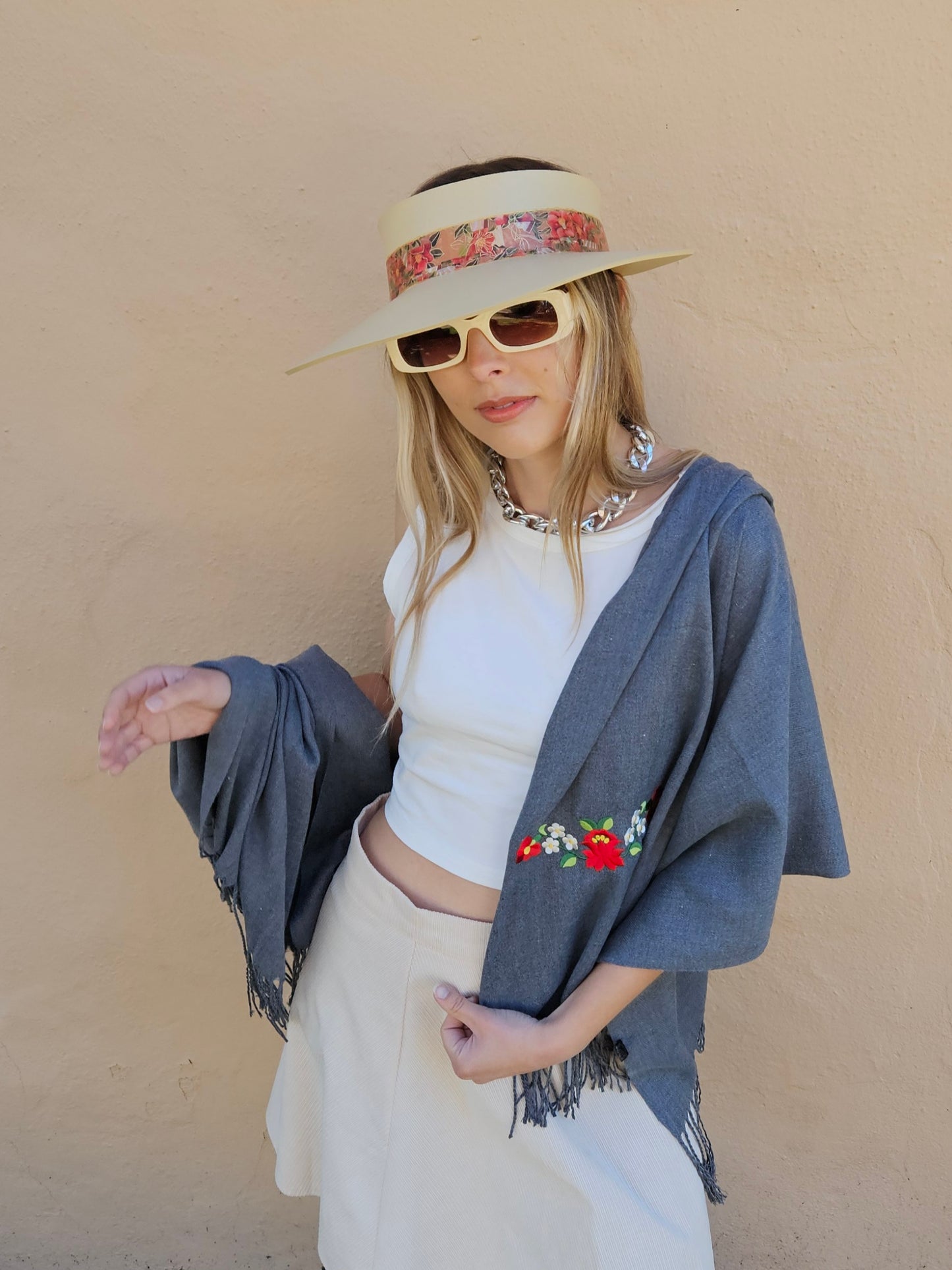 Beige "LadyEVA" Visor Hat with Deep Red Floral Band