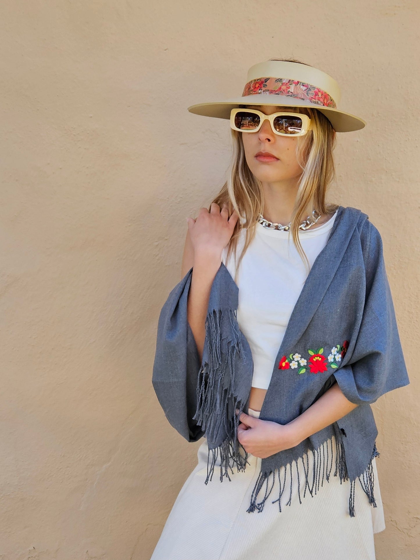 Beige "LadyEVA" Visor Hat with Deep Red Floral Band