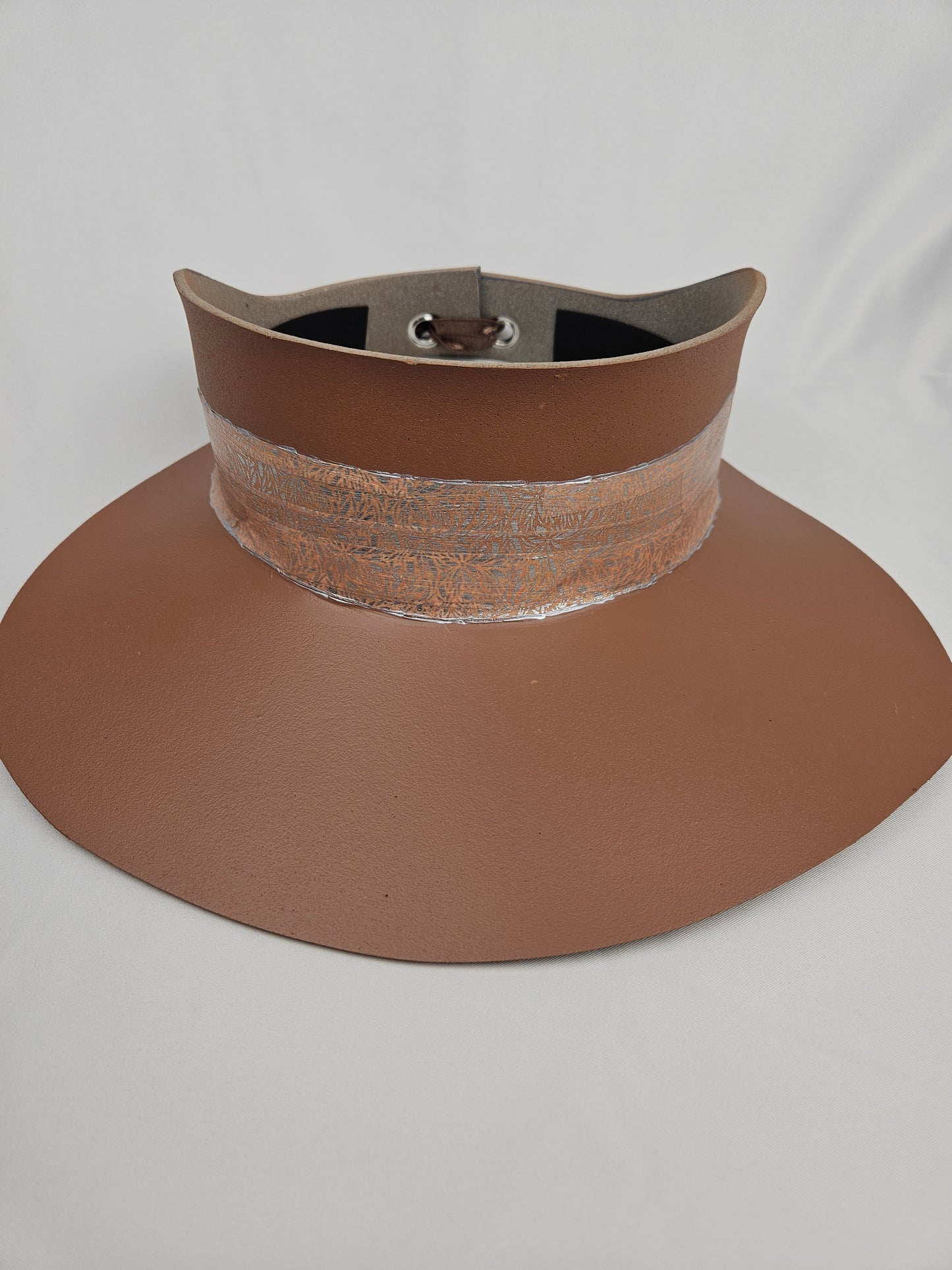 Tall Mauve Brown Visor Hat - Silver Graphic Band