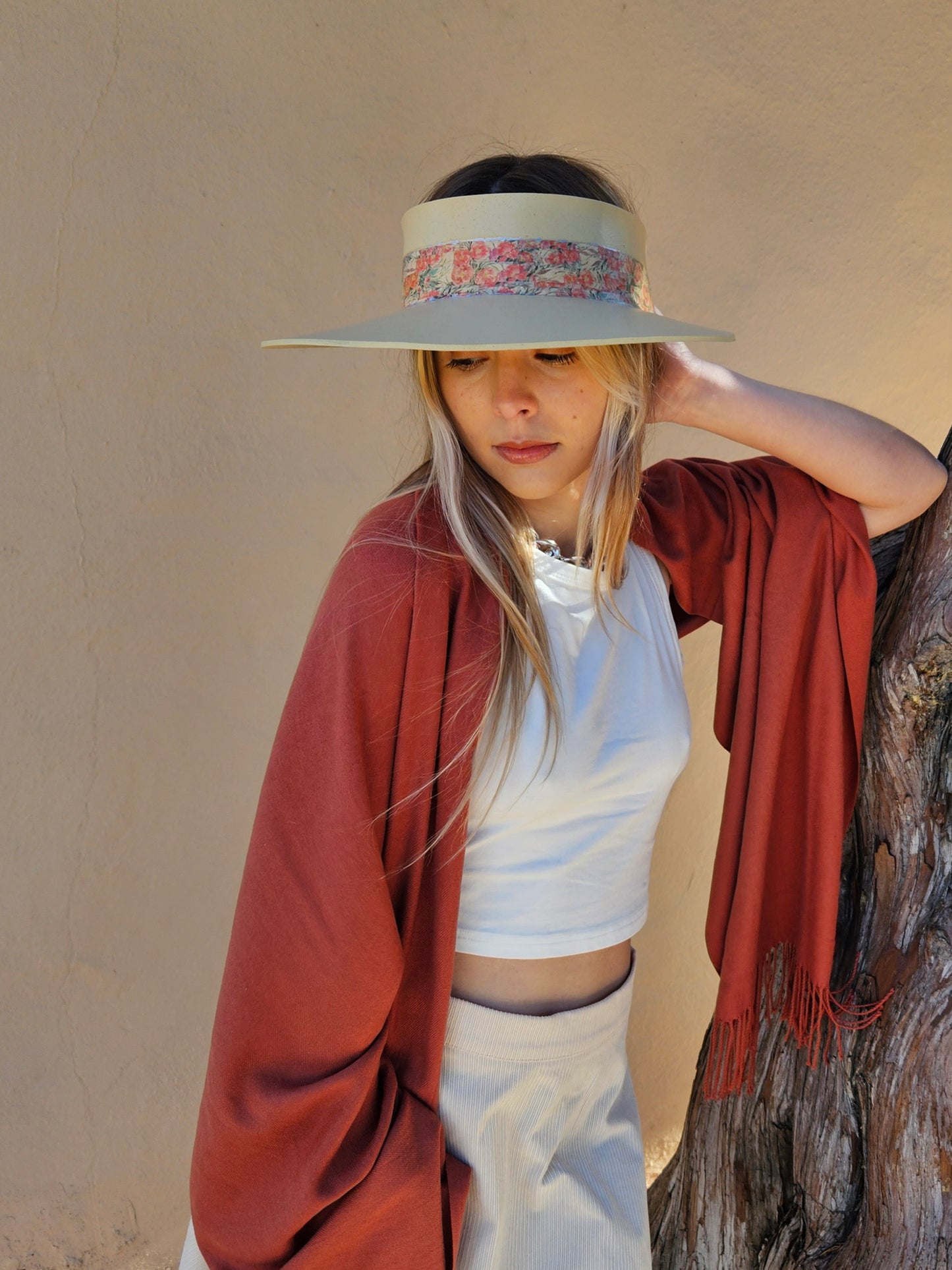 Beige "LadyEVA" Visor Hat with Orange Pink Floral Band