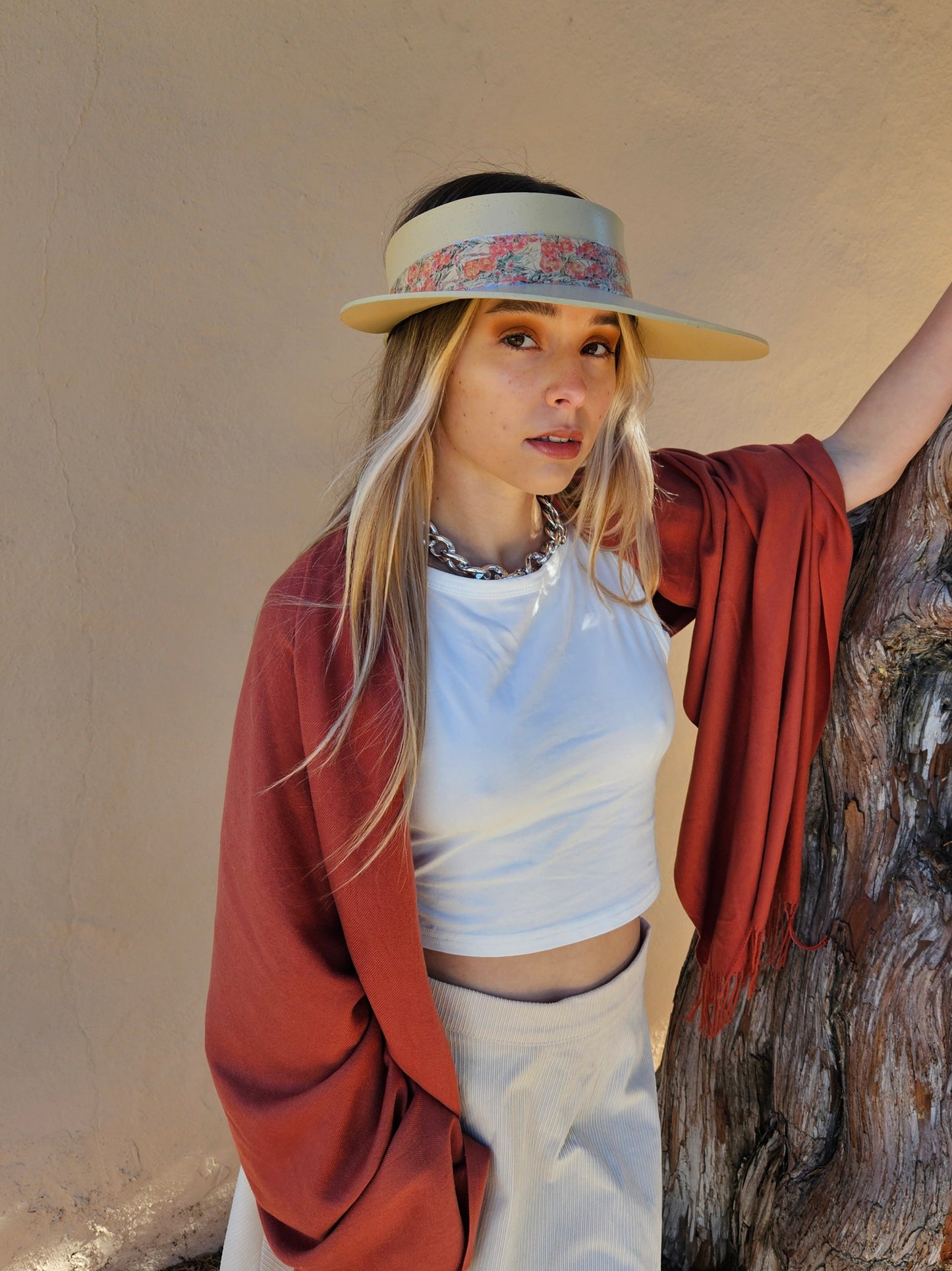 Beige "LadyEVA" Visor Hat with Orange Pink Floral Band