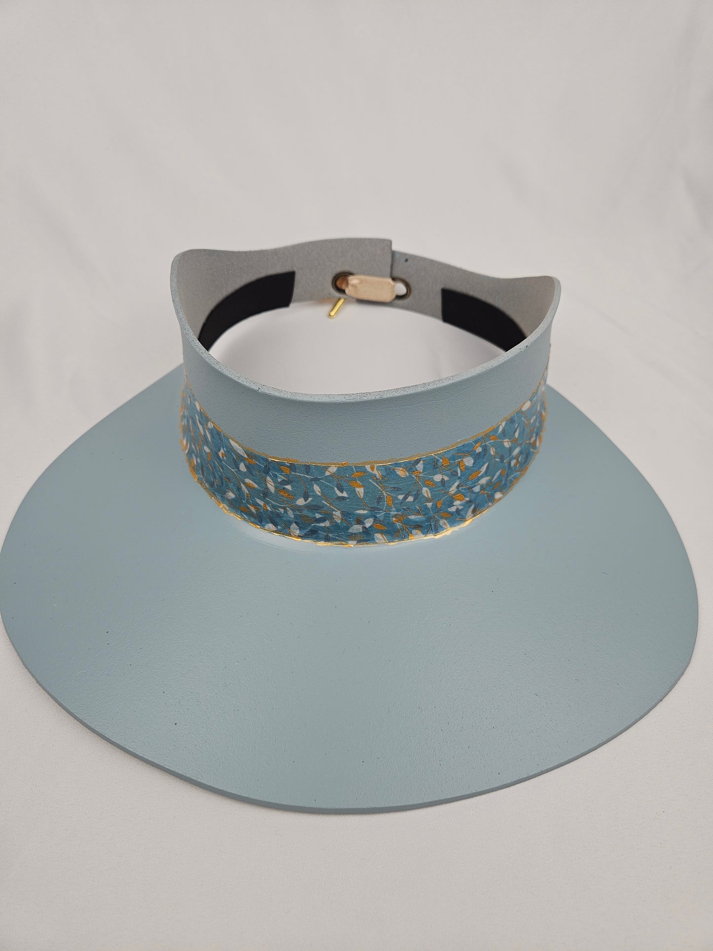 Soft Blue Audrey Sun Visor Hat with Teal Blue Floral Band: 1950s, Walks, Brunch, Asian, Golf, Easter, Church, No Headache, Derby