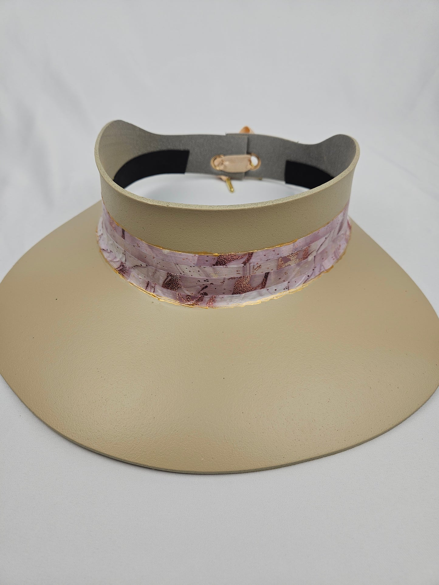 Beautiful Beige Audrey Foam Sun Visor Hat with Elegant Lavender Marbled Band: 1950s, Walks, Brunch, Tea, Golf, Wedding, Church, No Headache, Pool