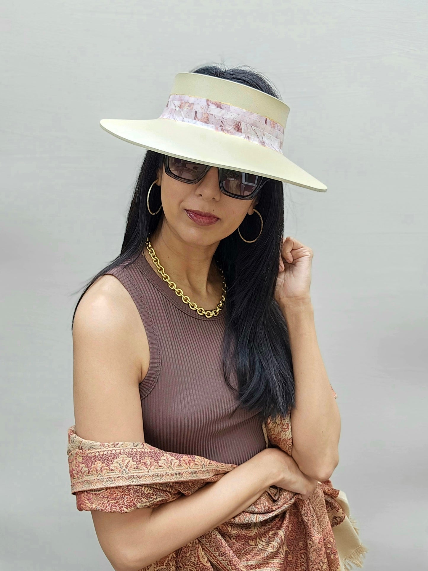 Beige "LadyEVA" Visor Hat with Lavender Marbled Band