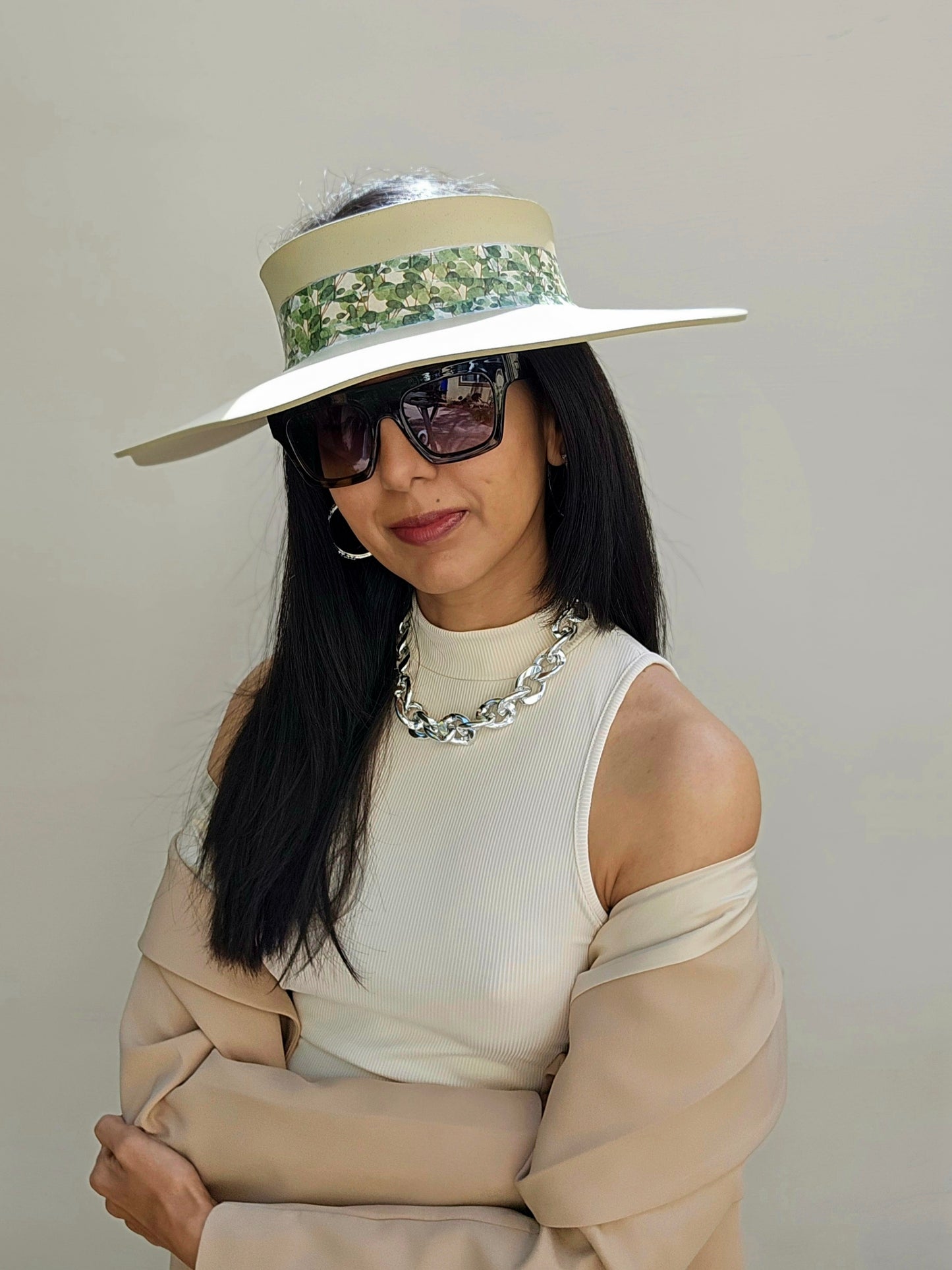 Beautiful Beige Lotus Sun Visor Hat with Green Leaf Band: 1950s, Walks, Brunch, Tea, Golf, Wedding, Church, No Headache, Derby