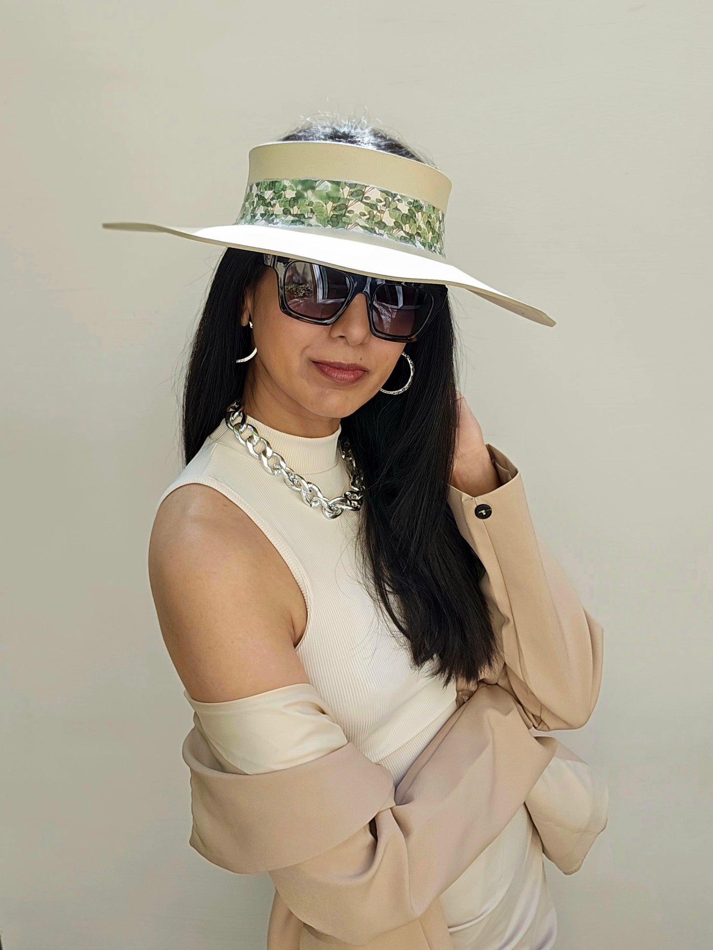 Beautiful Beige Lotus Sun Visor Hat with Green Leaf Band: 1950s, Walks, Brunch, Tea, Golf, Wedding, Church, No Headache, Derby