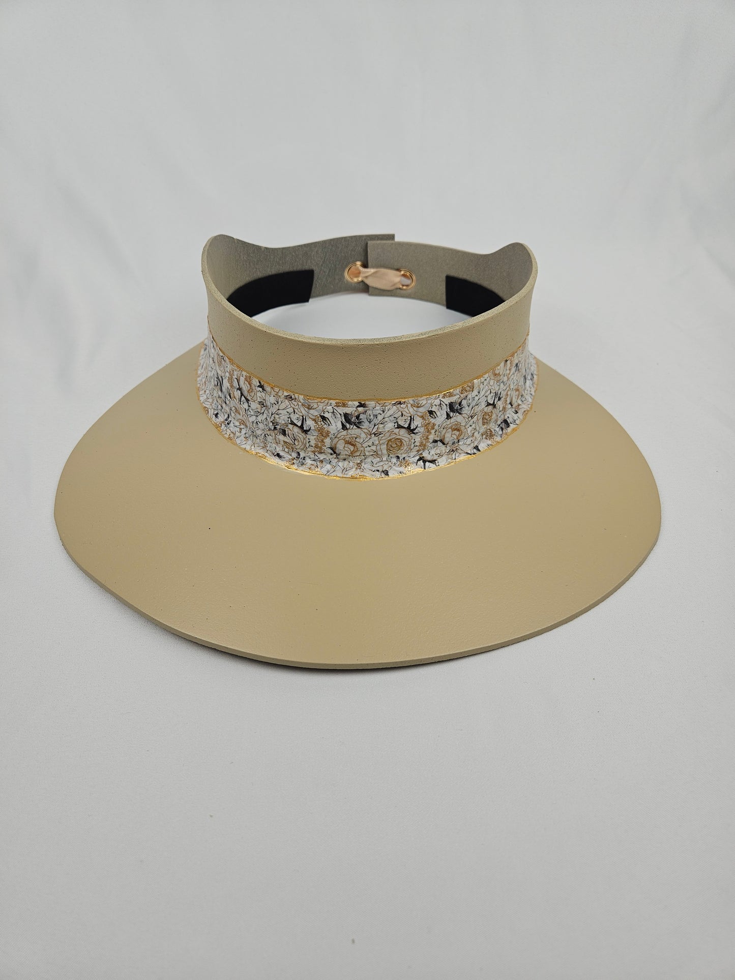 Beige "LadyEVA" Visor Hat with White and Gold Floral Band