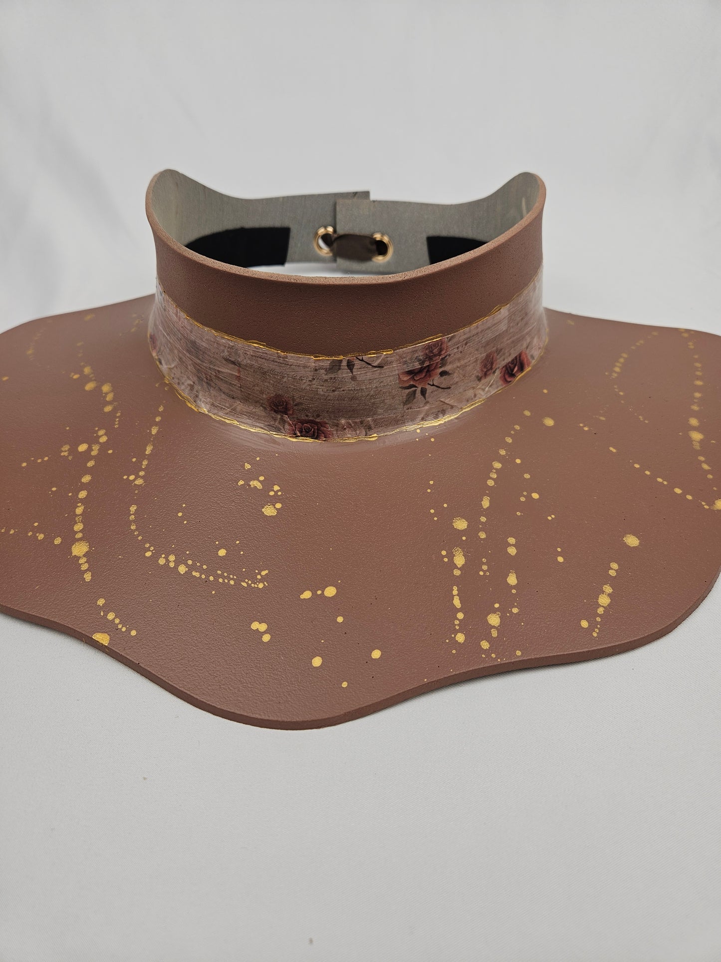 Rich Brown Lotus Foam Sun Visor Hat with Elegant Warm Brown and Burgundy Floral Style Band and Golden Paint Splatter: 1950s, Walks, Brunch, Tea, Golf, Wedding, Church, No Headache, Easter, Pool