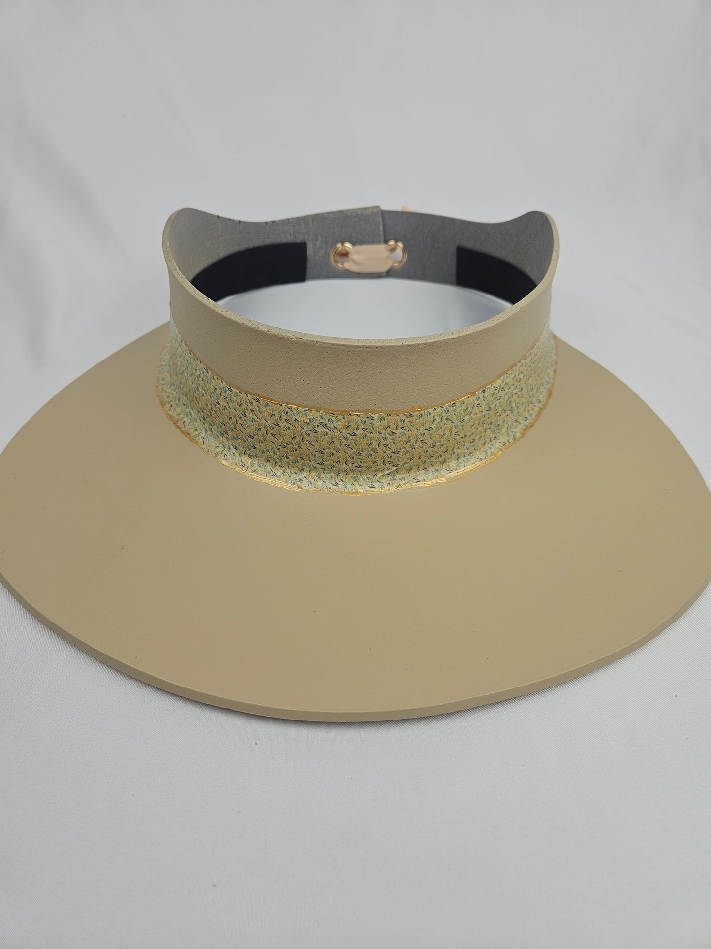 Beautiful Beige Audrey Sun Visor Hat with Elegant Floral Band: 1950s, Walks, Brunch, Tea, Golf, Wedding, Church, No Headache, Easter, Pool, Beach