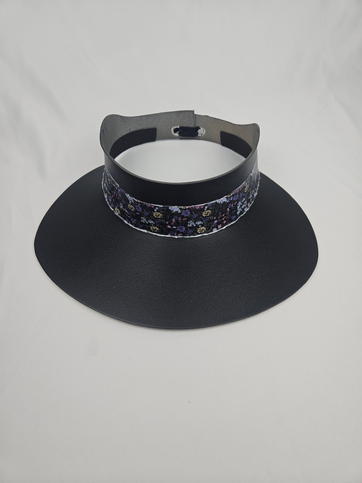 Timeless Black Audrey Foam Sun Visor Hat with Elegant Dark Purple Floral Band: 1920s, Walks, Brunch, Tea, Golf, Wedding, Church, No Headache, Easter, Pool, Beach