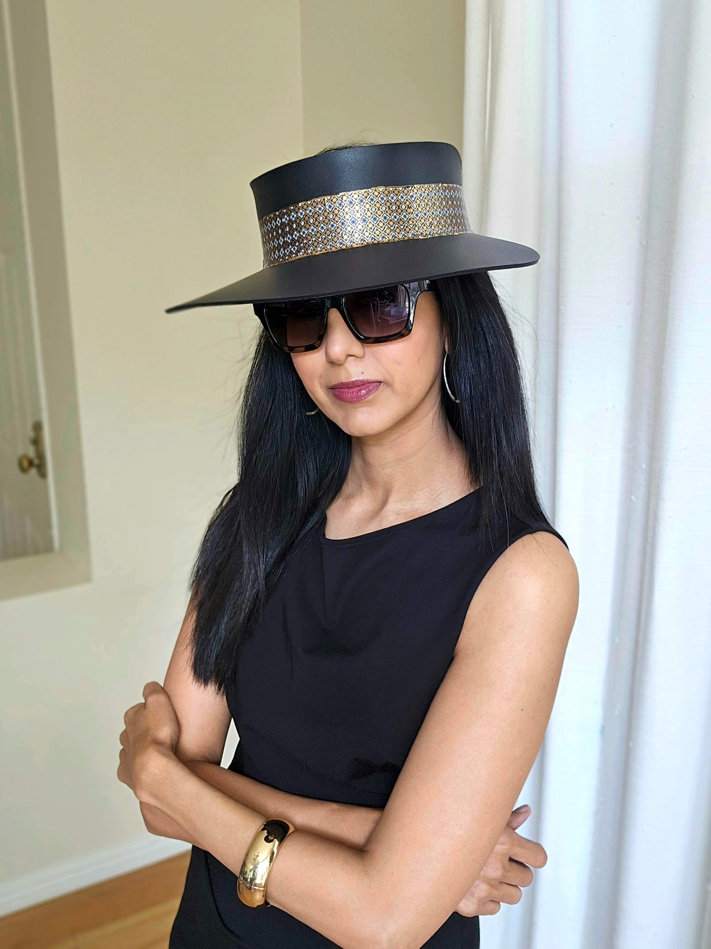 Tall Timeless Black Audrey Foam Sun Visor Hat with Cute Gold and Silver Graphic Band: 1950s, Walks, Brunch, Tea, Golf, Wedding, Church, No Headache, Easter, Pool