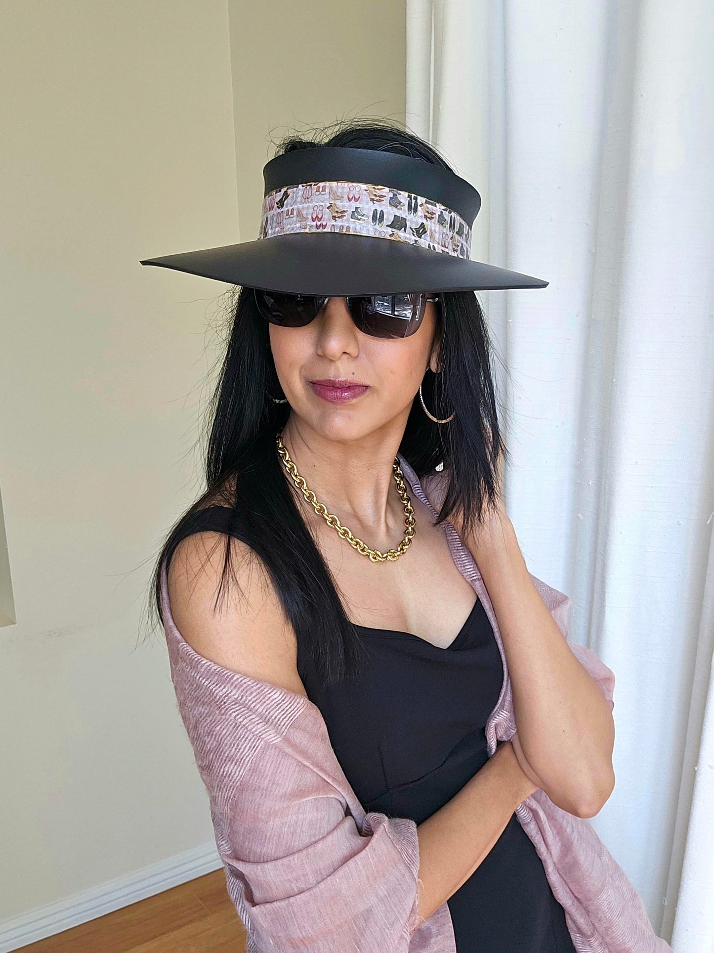 Timeless Black Audrey Foam Sun Visor Hat with Cute Shoe Themed Band: 1950s, Walks, Brunch, Tea, Golf, Wedding, Church, No Headache, Easter, Pool, Beach