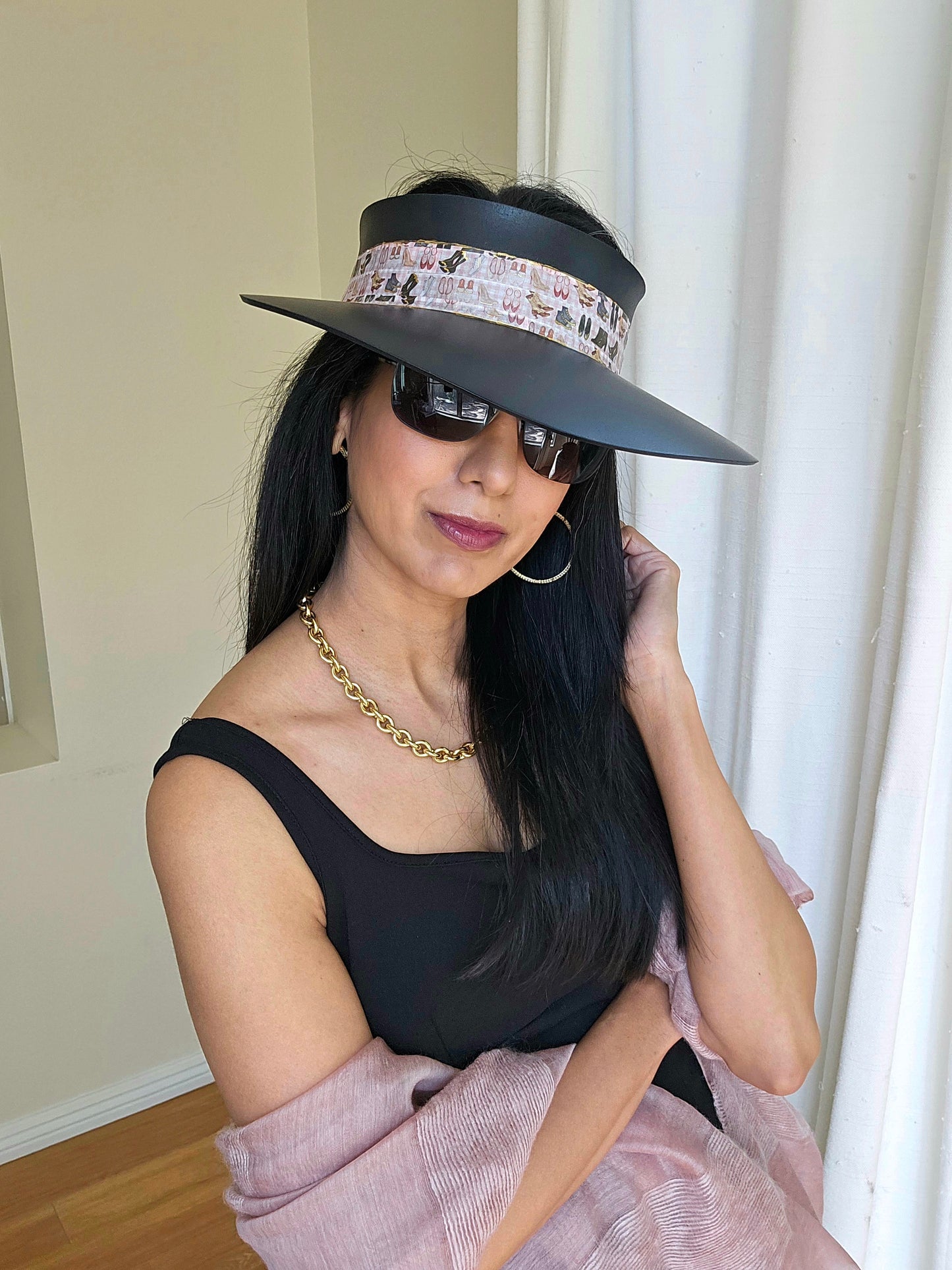 Timeless Black Audrey Foam Sun Visor Hat with Cute Shoe Themed Band: 1950s, Walks, Brunch, Tea, Golf, Wedding, Church, No Headache, Easter, Pool, Beach