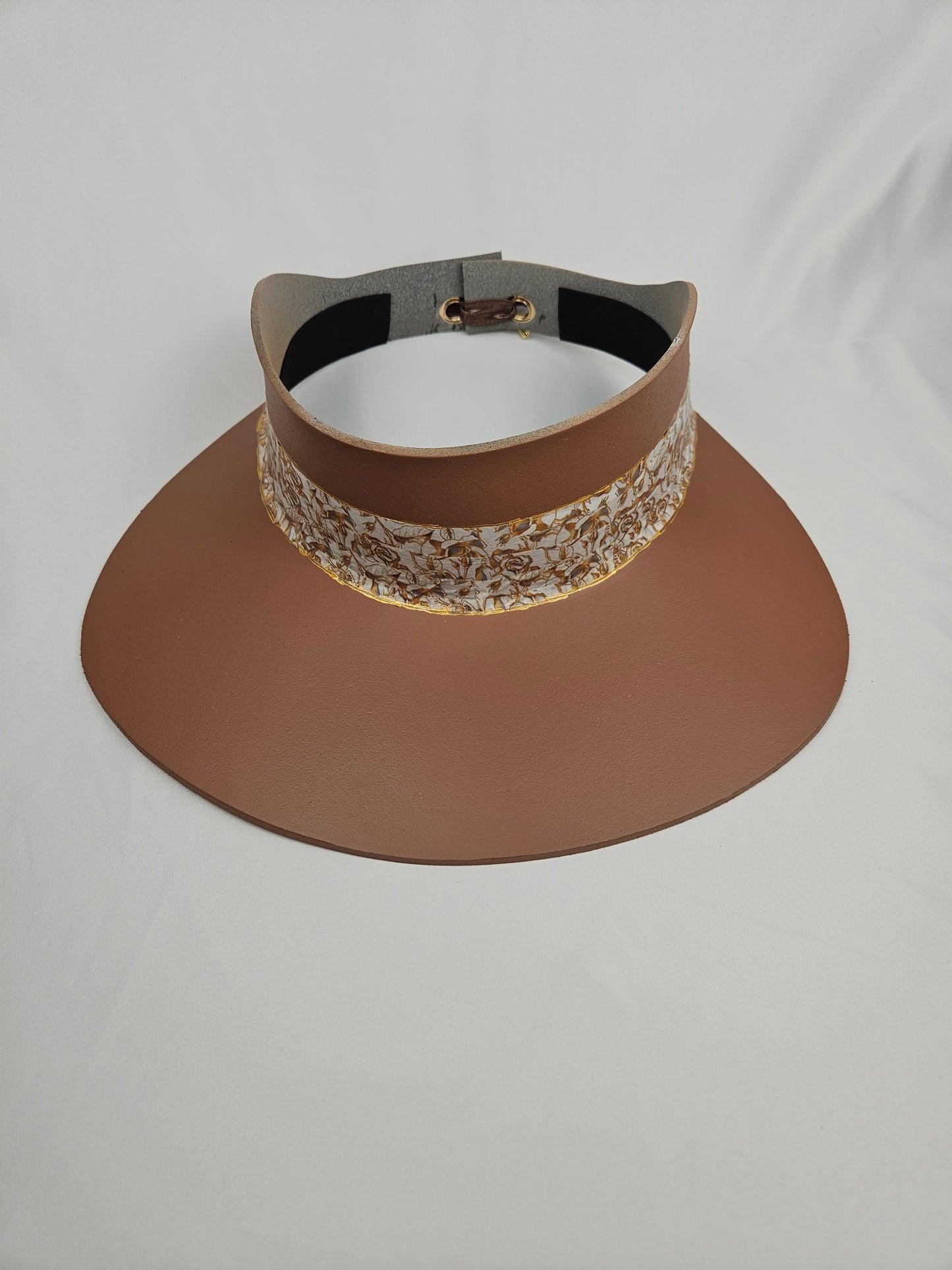 Tall Caramel Brown Audrey Sun Visor Hat with Elegant Gold and White Floral Band: 1940s, Walks, Brunch, Tea, Golf, Wedding, Church, No Headache, Easter, Pool, Beach, Big Brim