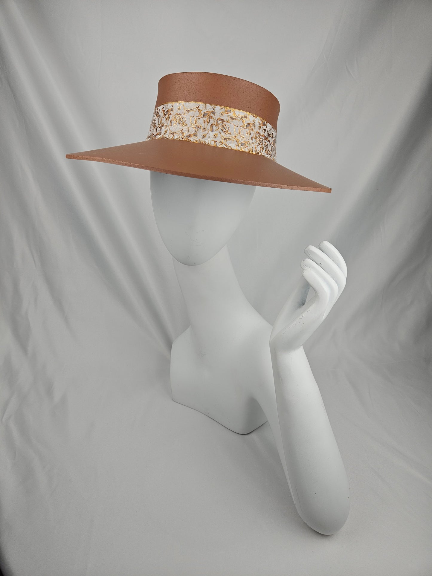 Tall Caramel Brown Audrey Sun Visor Hat with Elegant Gold and White Floral Band: 1940s, Walks, Brunch, Tea, Golf, Wedding, Church, No Headache, Easter, Pool, Beach, Big Brim
