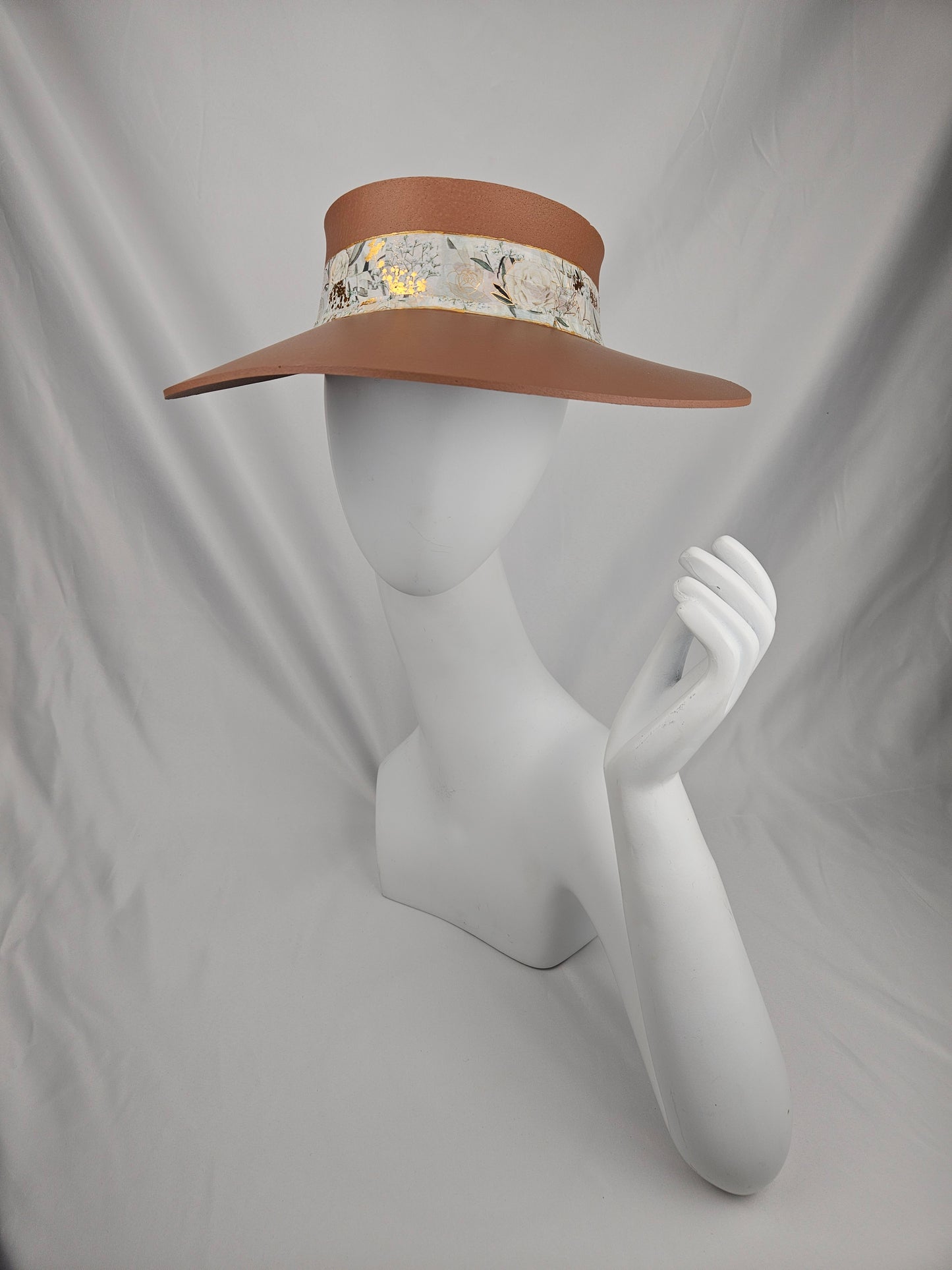 Caramel Brown Audrey Sun Visor Hat with Stylish White and Gold Floral Band: UV Resistant, Walks, Brunch, Tea, Golf, Wedding, Church, No Headache, Easter, Pool, Beach, Big Brim