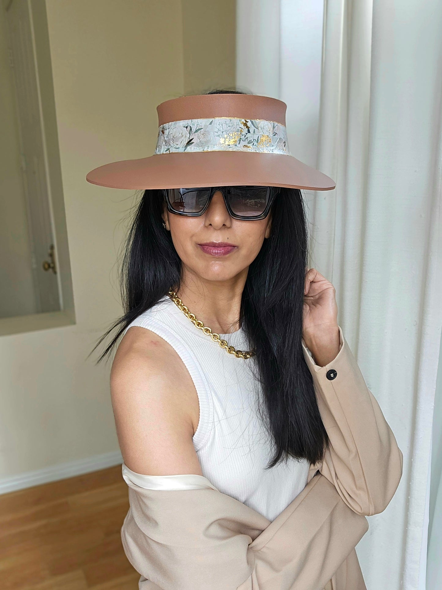 Brown "LadyEVA" Visor Hat with Stylish White and Gold Floral Band