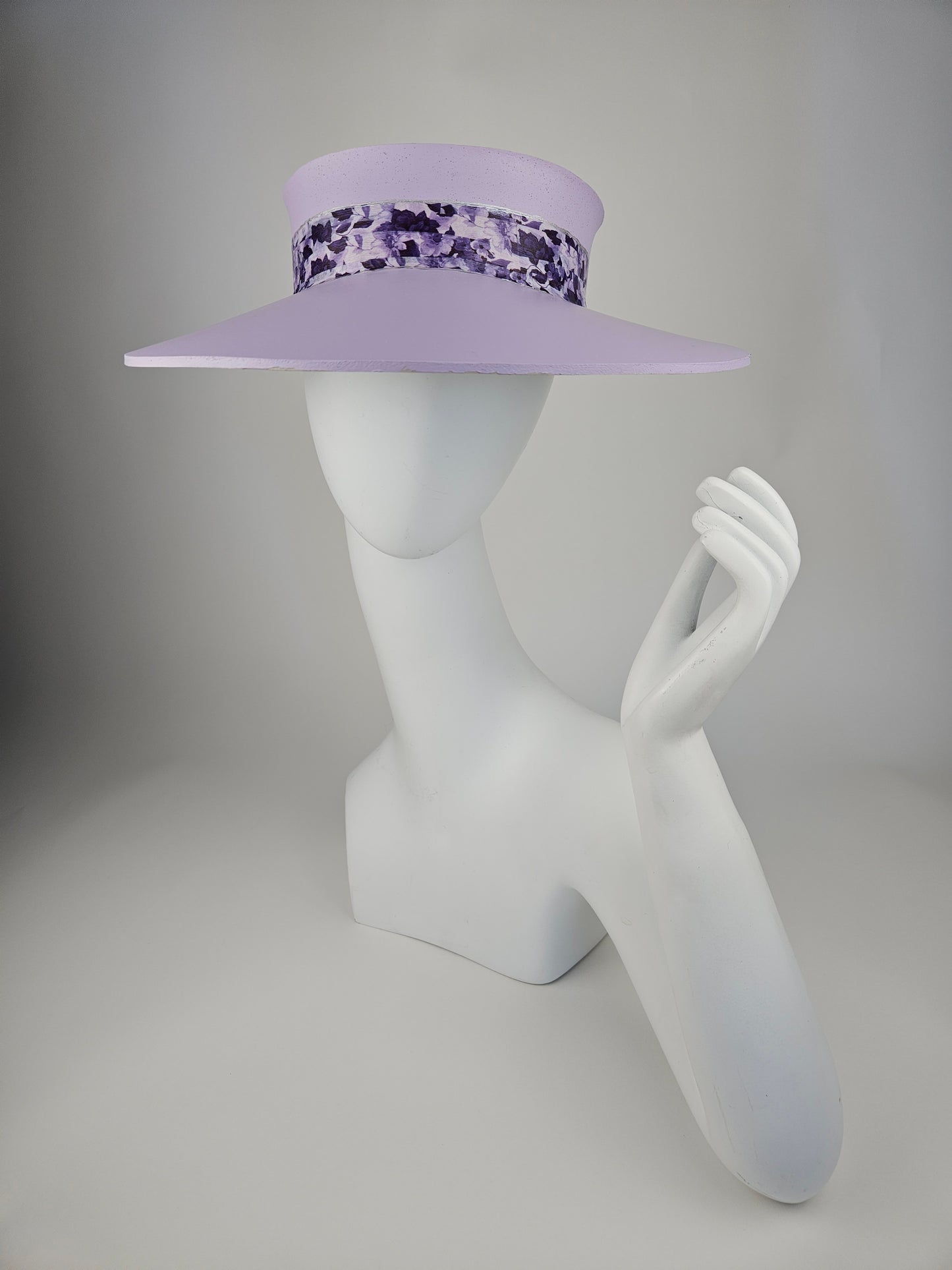 Lilac Purple Audrey Sun Visor Hat with Elegant Dark Purple Floral Band: 1950s, Walks, Brunch, Asian, Golf, Summer, Church, No Headache, Pool, Beach