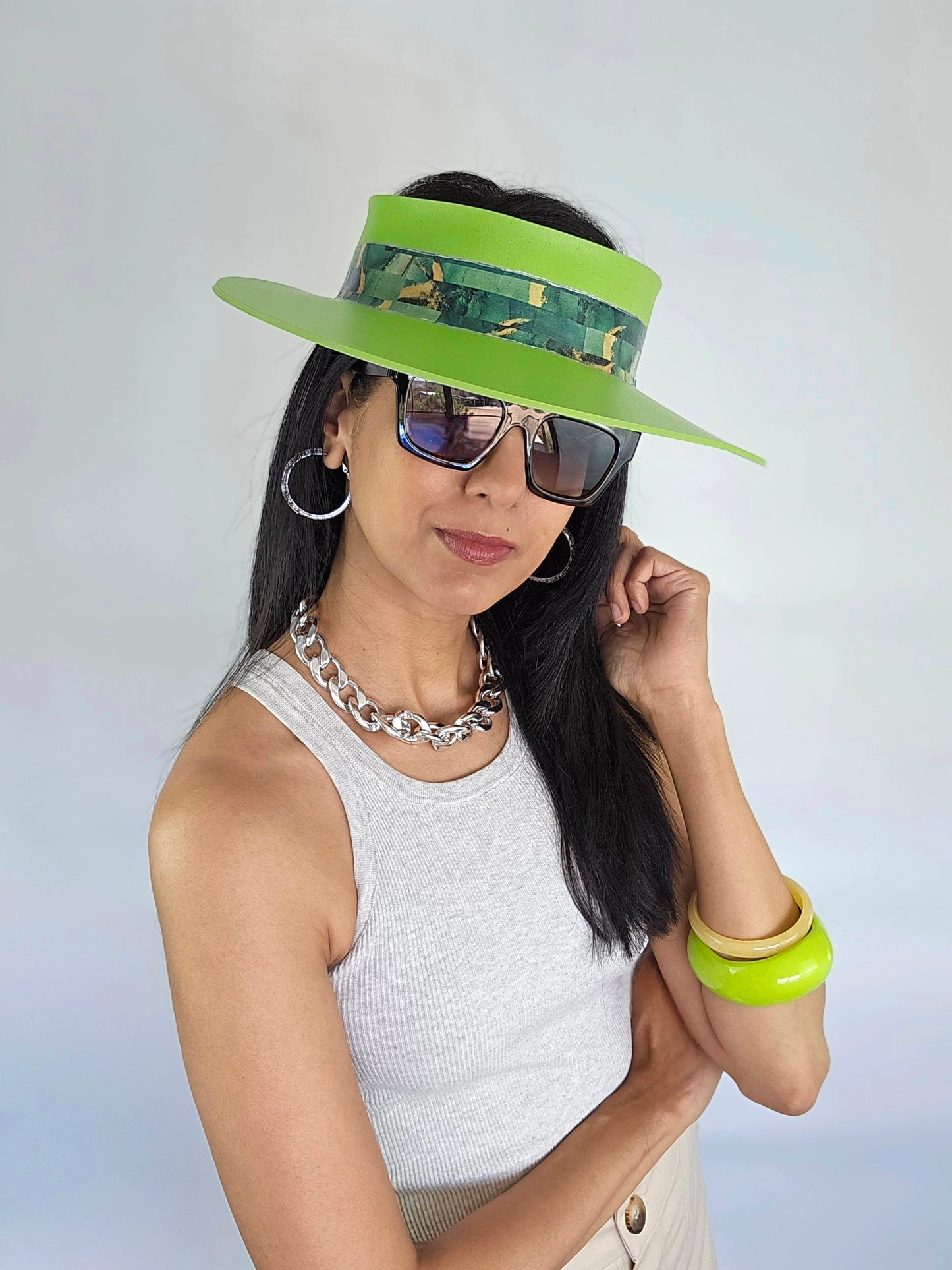 Neon Green Audrey Sun Visor Hat with Gorgeous Dark Green Marbled Band: 1950s, Walks, Brunch, Asian, Golf, Summer, Church, No Headache, Pool, Beach