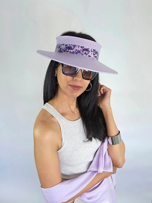 Lilac Purple Audrey Sun Visor Hat with Elegant Dark Purple Floral Band: 1950s, Walks, Brunch, Asian, Golf, Summer, Church, No Headache, Pool, Beach